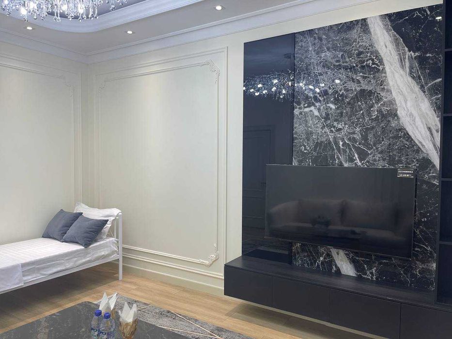 21 Посуточная аренда апартаментов  в центре по улице Садыка Азимова 45