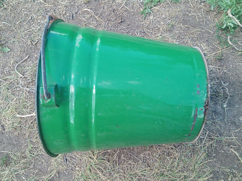 продам ведро металлическое бу