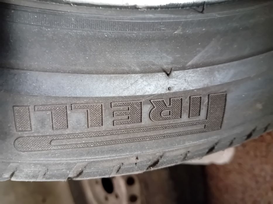 оригинални  алуминиеви джанти с гуми. 18 цола за ауди и vw.