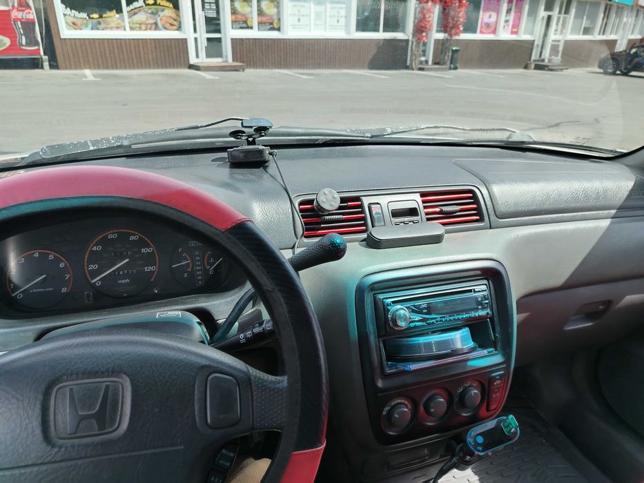 Кроссовер Honda CR-V RD1, левый руль