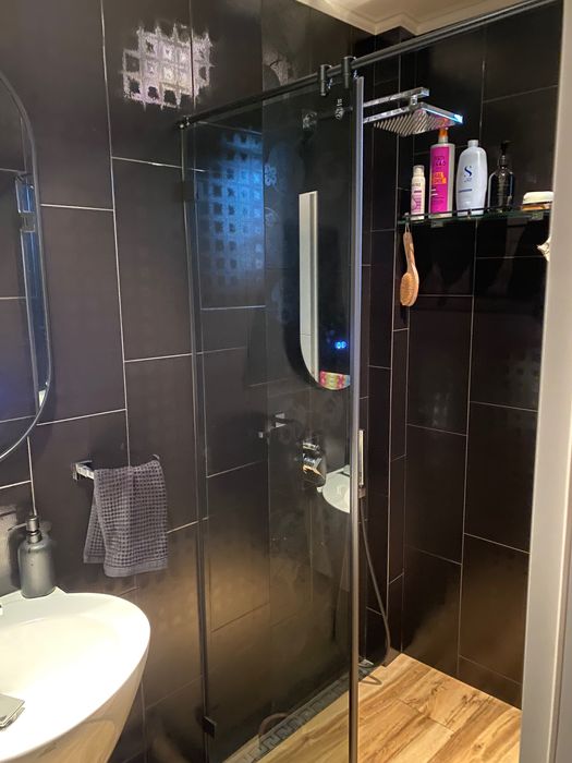 Стъклен параван за баня с отваряема част, закалено сиво стъкло 450лв.