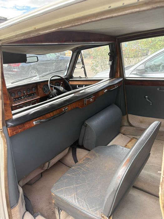 Vehicul de colecție - Daimler DS420 din 1970