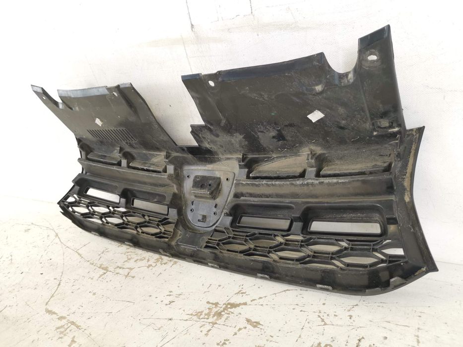 Радиаторна решетка Дачия Логан 2 [фейслифт] [ - ] Оригинална, в добро