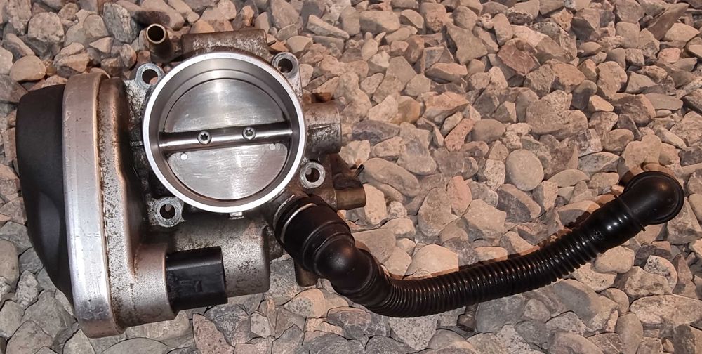 Дроссельная заслонка f18d4