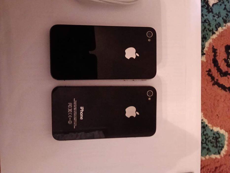 Vând 2 telefoane iPhone 4 – Libere de rețea, perfect funcționale 150 Lei Buc.