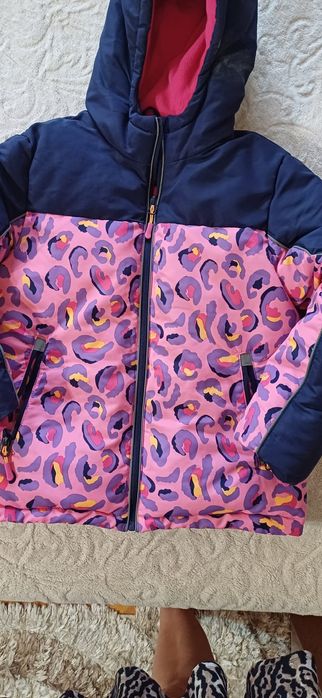 Geaca fata 140 cm ,8-9 ani de  iarna