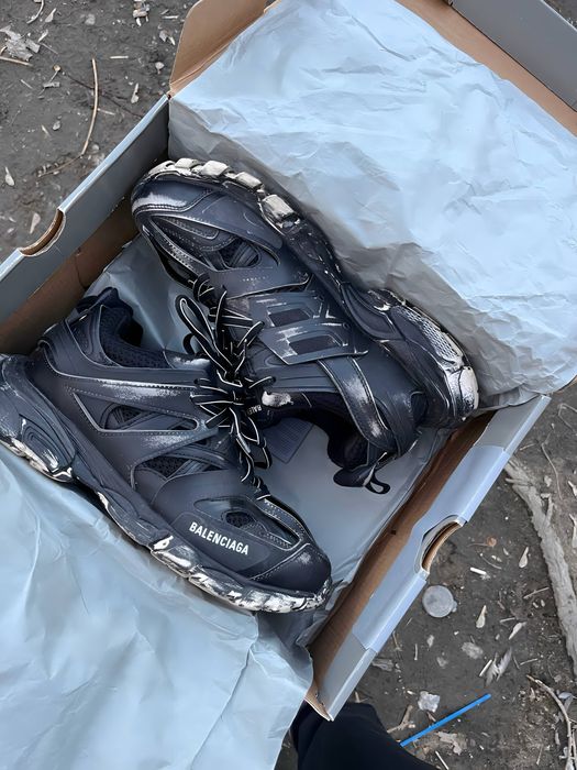 balenciaga track