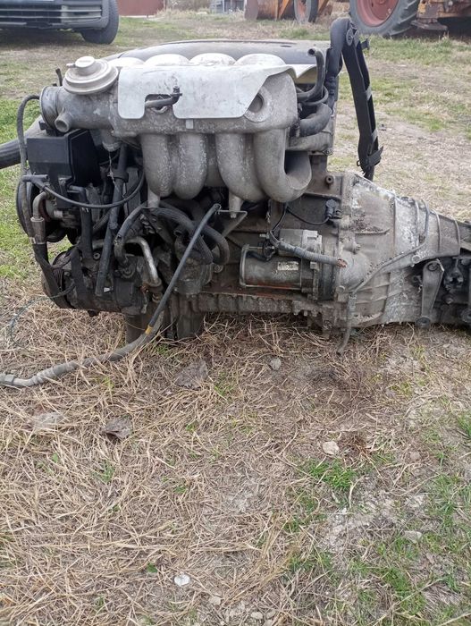 Двигател Мерцедес 2.2 CDI 125 к.с OM611  и ръчна скоростна кутия.