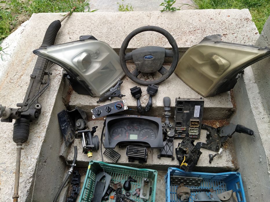 Форд транзит 2008 година на части