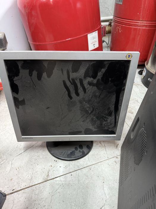 Продам процессора, мониторы, принтера! Все рабочее, лежит на складе