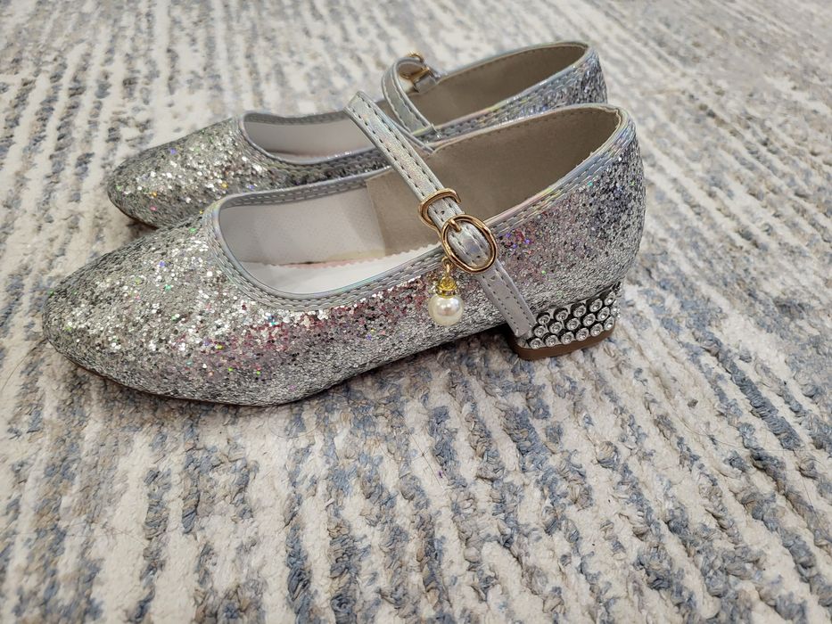 Продам  туфельки для принцессы