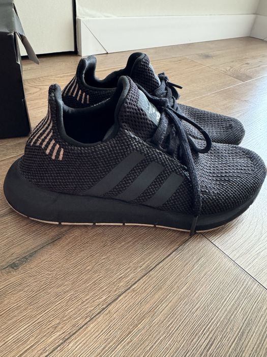 Кеды белые Michael Kors и кроссвоки Adidas