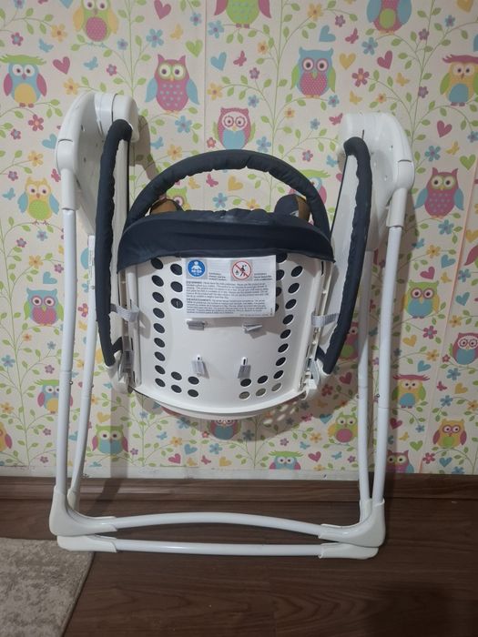 Scaun / balansoar electric pentru bebeluși