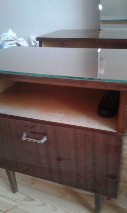 Тоалетка с два броя нощни шкафчета