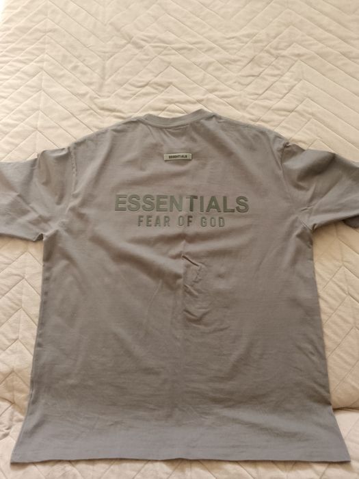 Футболка essential