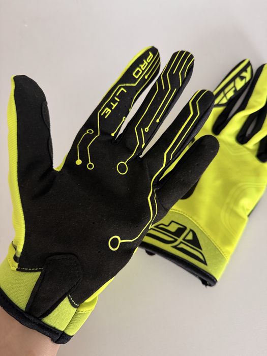 Перчатки спортивные велосипедные