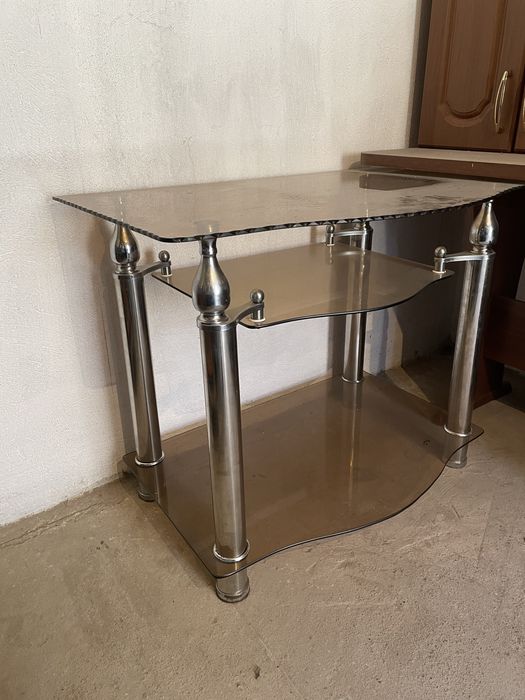 Продам под телевизирник