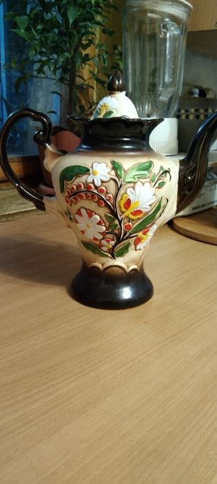Набор чайник  ,сахарник  керамика