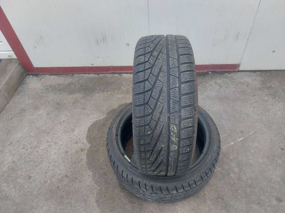 125 lei bucata! Doua anvelope M+S/IARNA 205 40 17 Pirelli
