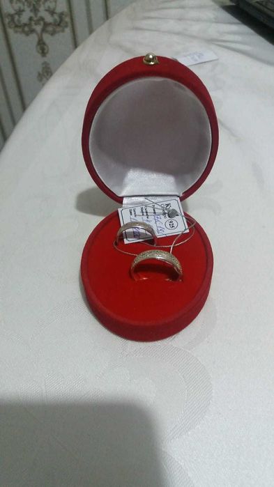 Два кольца,-серебро с позолотой.