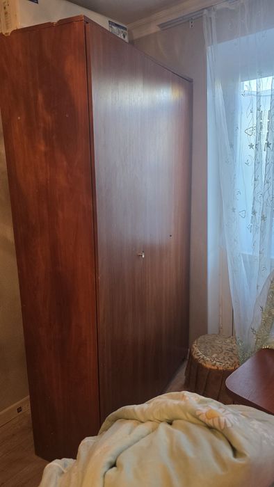 Шкаф отдадим бесплатно