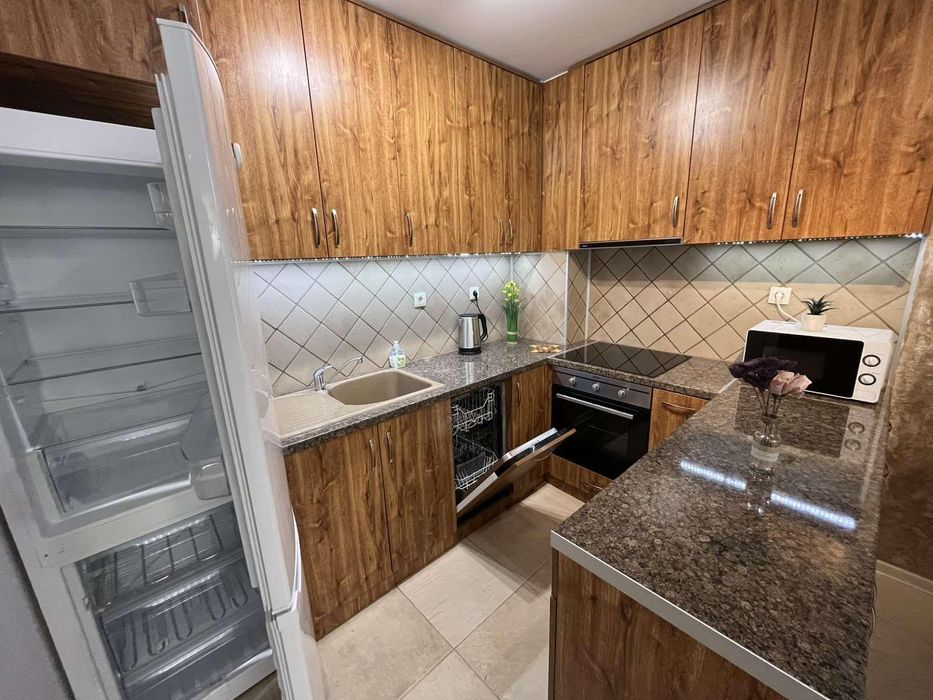 Дава се под наем Тристаен апартамент в Пловдив, Кършияка - 115 кв.м за 525 € - Снимка #4