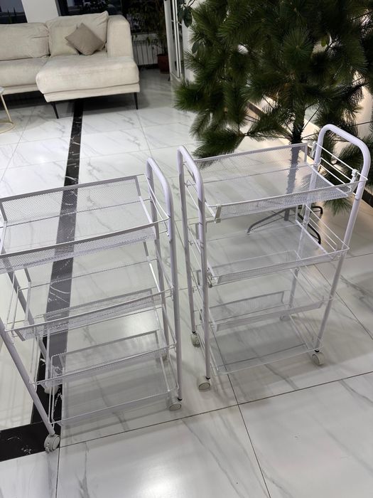 Металлическая этажерка