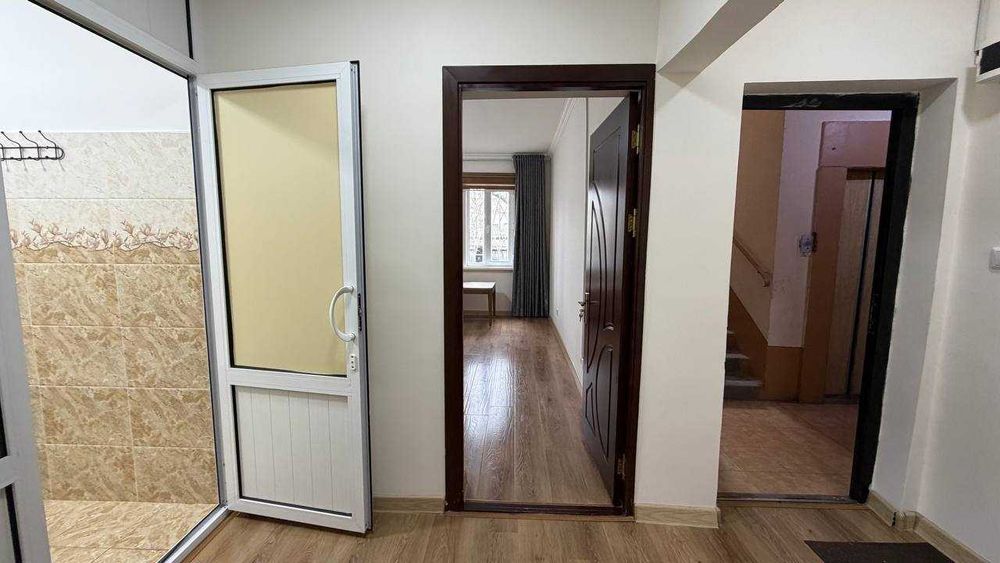 Сдается Офис 65 кв.м ул.Чехова Фидокор ор-р Шевченко 12 у.е за кв.м