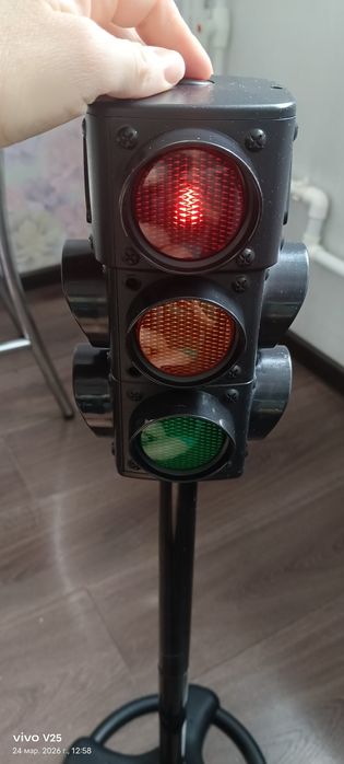Продам детский светофор