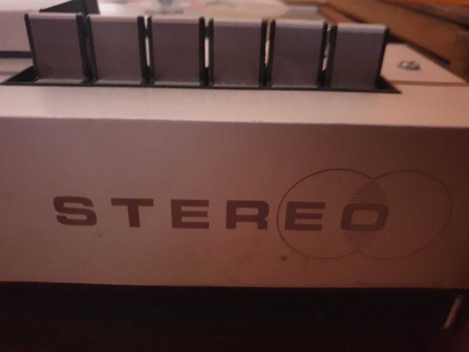 Катушечный (бабиный) магнитофон  Siera 60-х годов