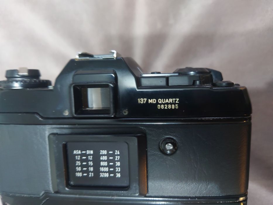 SLR Contax 137 MD Quartz cu obiectiv