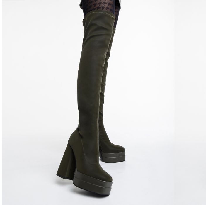 Дамски чизми с ток