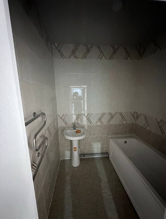 Бектемир Мусаффо Маскан 2 хона 62 М² Срочна Сотилади.
