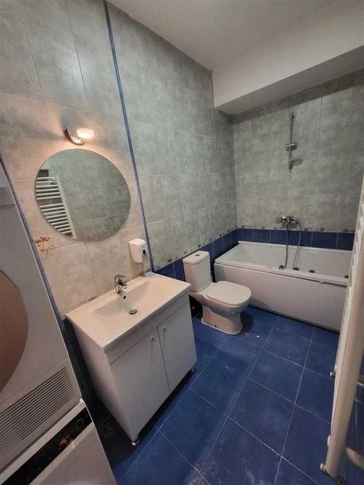 Дава се под наем Двустаен апартамент в Бургас, Център - 57 кв.м за 255 € - Снимка #3