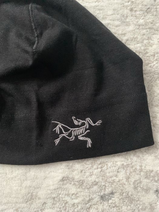 caciula arcteryx subtire