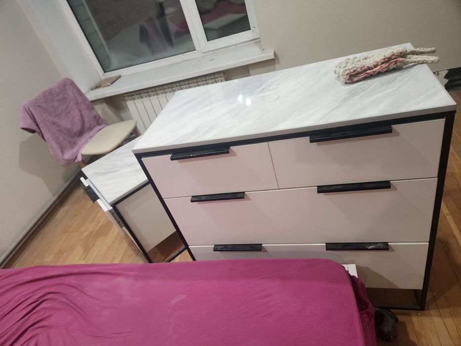 Продам спальный гарнитур