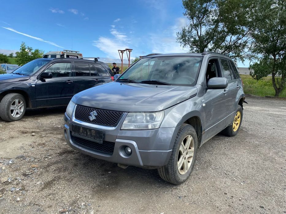 Dezmembrez piese Suzuki Grand Vitara