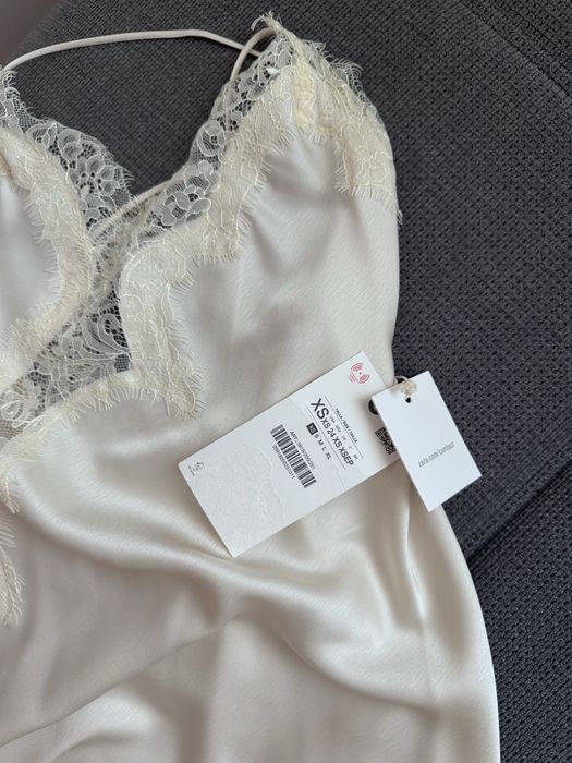 Дамска рокля на Zara