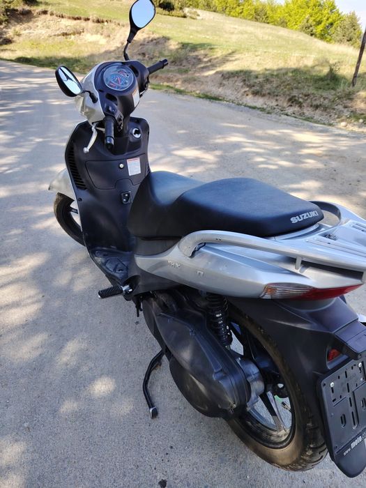 Vând Scuter Suzuki Sixteen 150cc