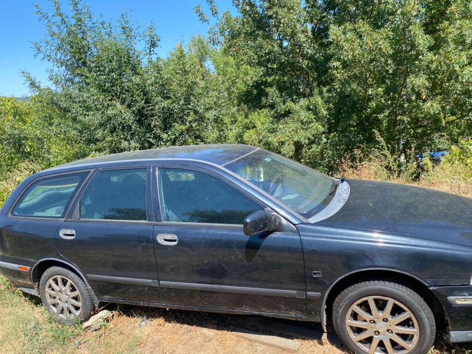 Volvo v40 1.9 1999.г на части всичко по колата е налично