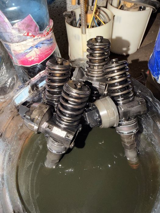Injector injectoare vw passat b6 touran eos audi a3 golf 5 2.0 BMP BMM