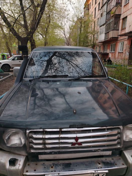 Mitsubishi pajero  1993г