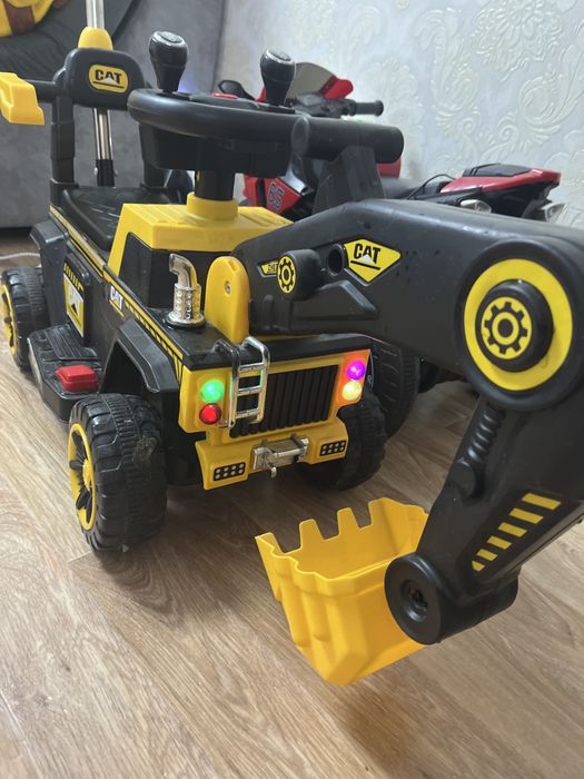 Продам электромашинку