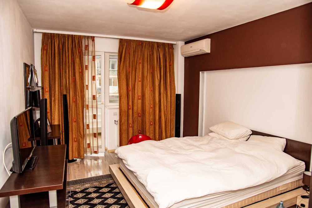 Proprietar inchiriez apartament cu 3 camere