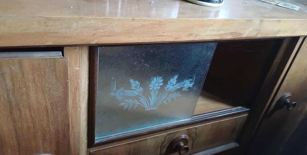 Запазен бюфет от соца