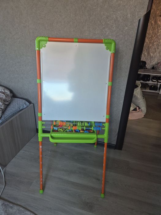 Продаю детский мольберт