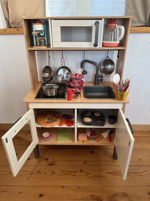 Детцка кухня и играчки