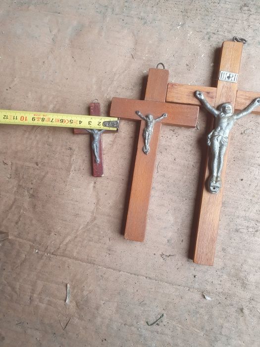 Crucifix din lemn masiv