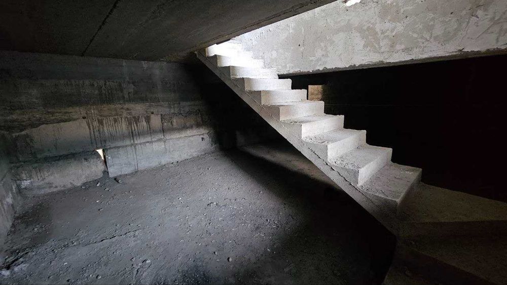 Квартира подвали билан сотилади