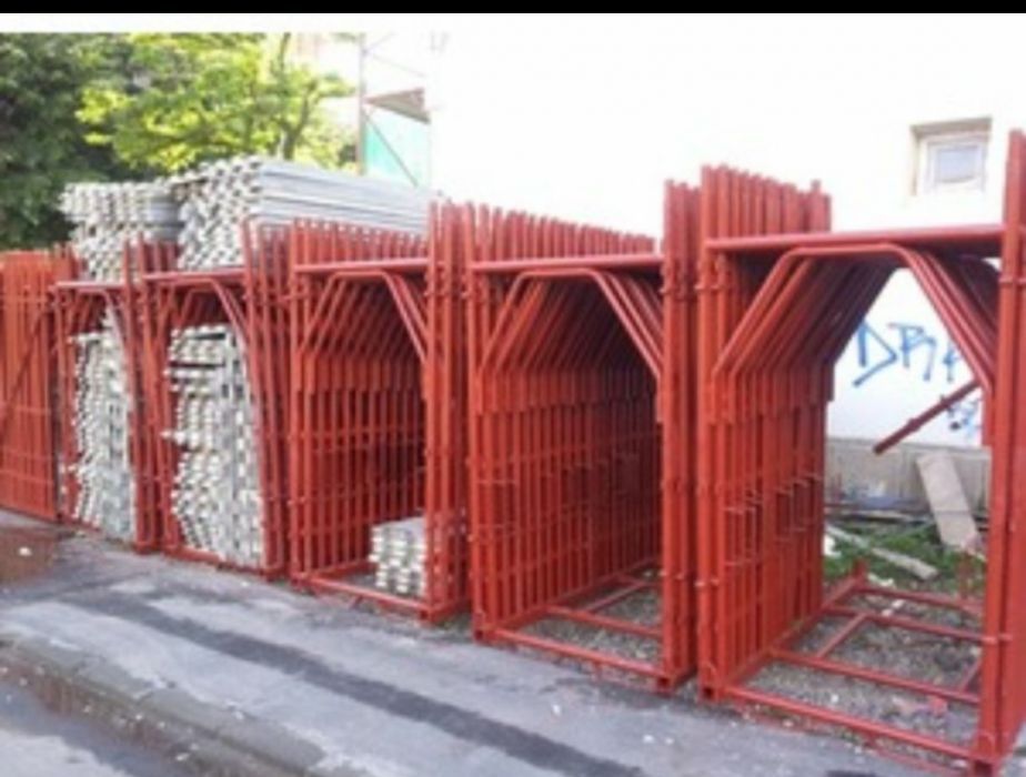 Inchiriez schela și popi metalici 8 lei